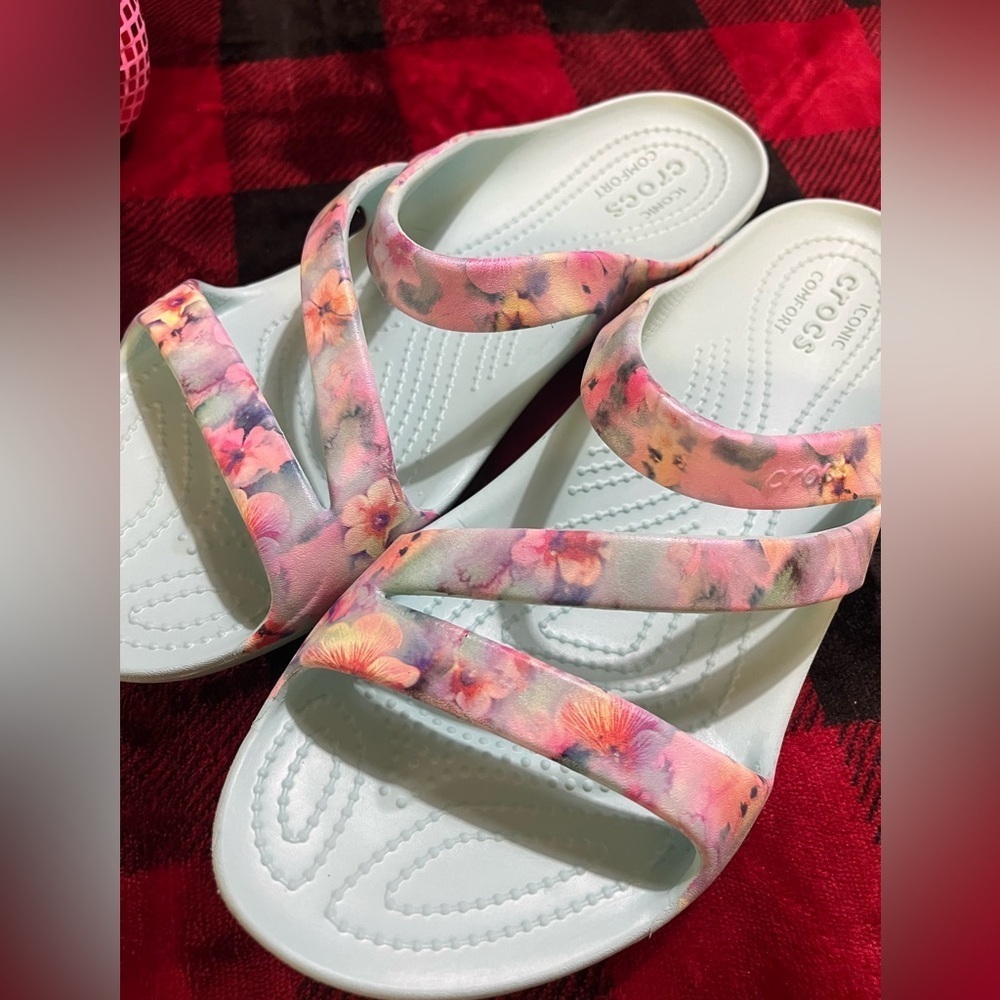 Crocs Women Multicoloured Printed Kadee II Dream Slip-On, Size 11 - Picture 7 of 16